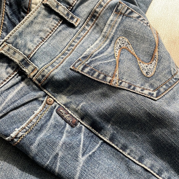 Silver Jean🩶 Tuesday - Picture 6 of 7